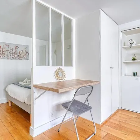 La Boheme X Paris X Netflix Apartment Maisons-Alfort