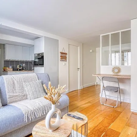 La Boheme X Paris X Netflix Apartment Maisons-Alfort